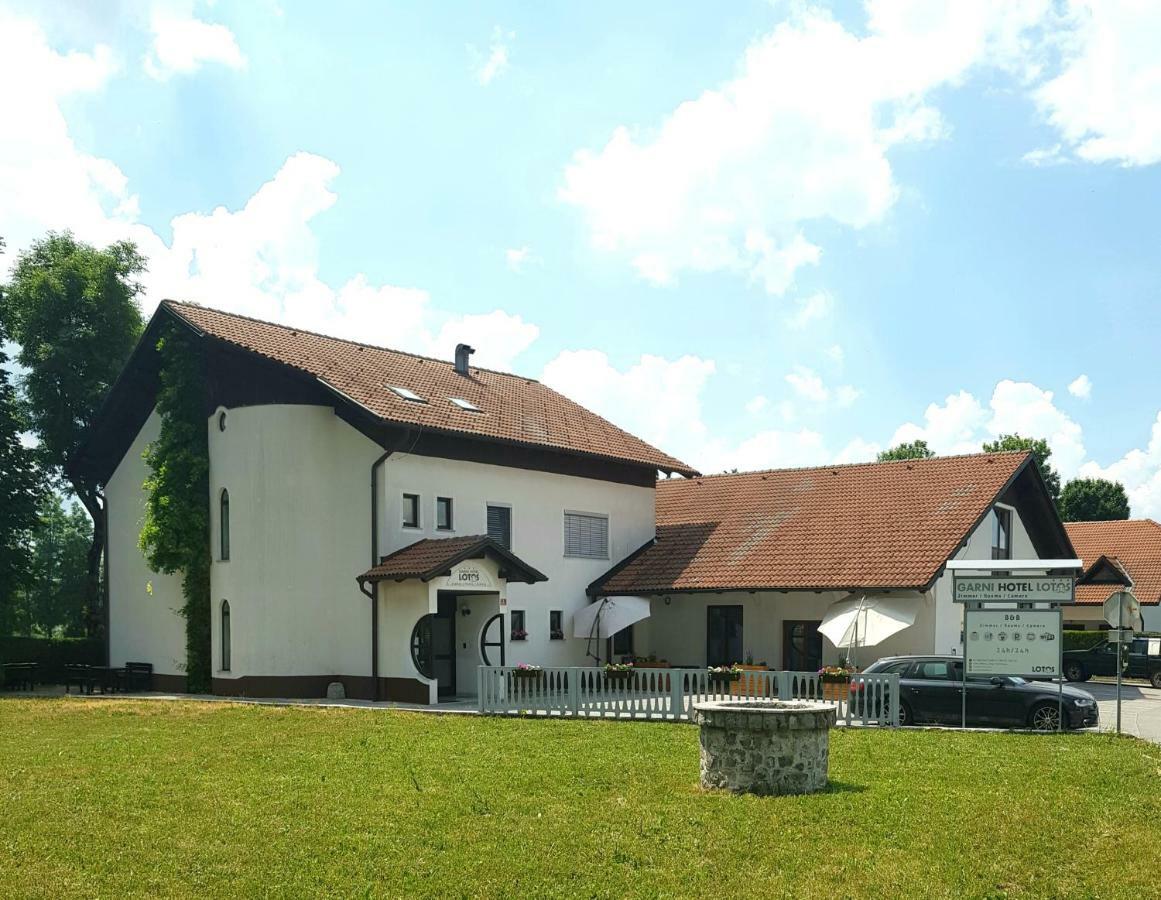 Hop House Garni Hotel Postojna Extérieur photo
